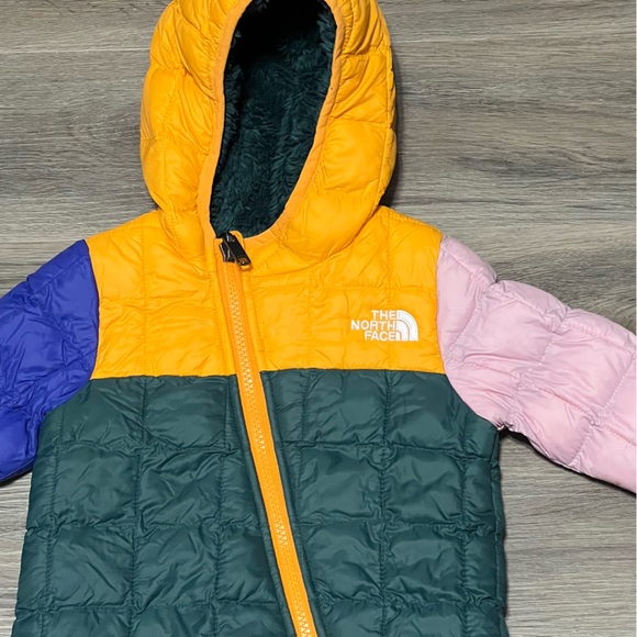 The North Face Baby 3-6 Months Thermoball One Piece Snowsuit Colorblock Lined - Picture 2 of 9